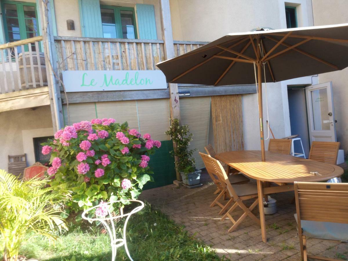 Madelon IV Bed & Breakfast Belves Exterior photo